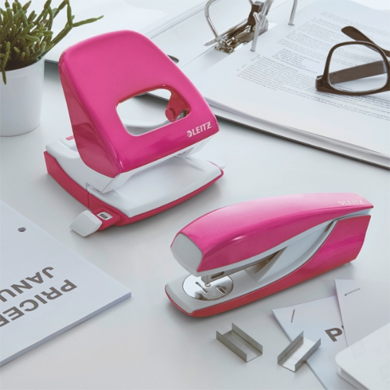 Obrázek Sešívačka LEITZ NeXXt WOW 5502 - metalická růžová